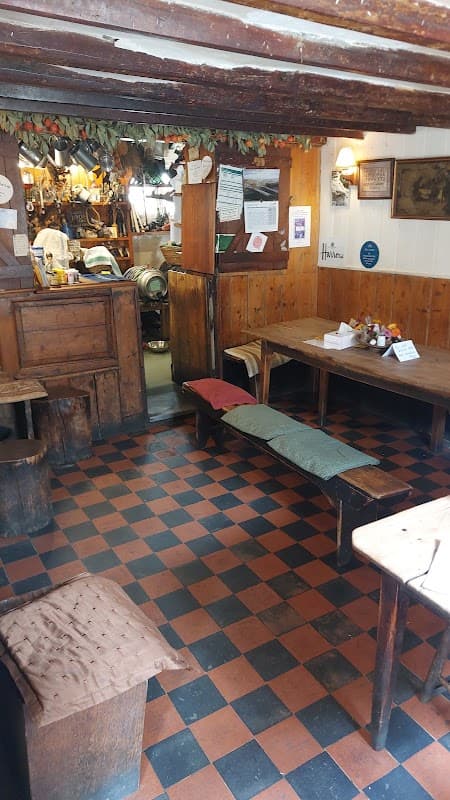 The Harrow Inn, Steep
